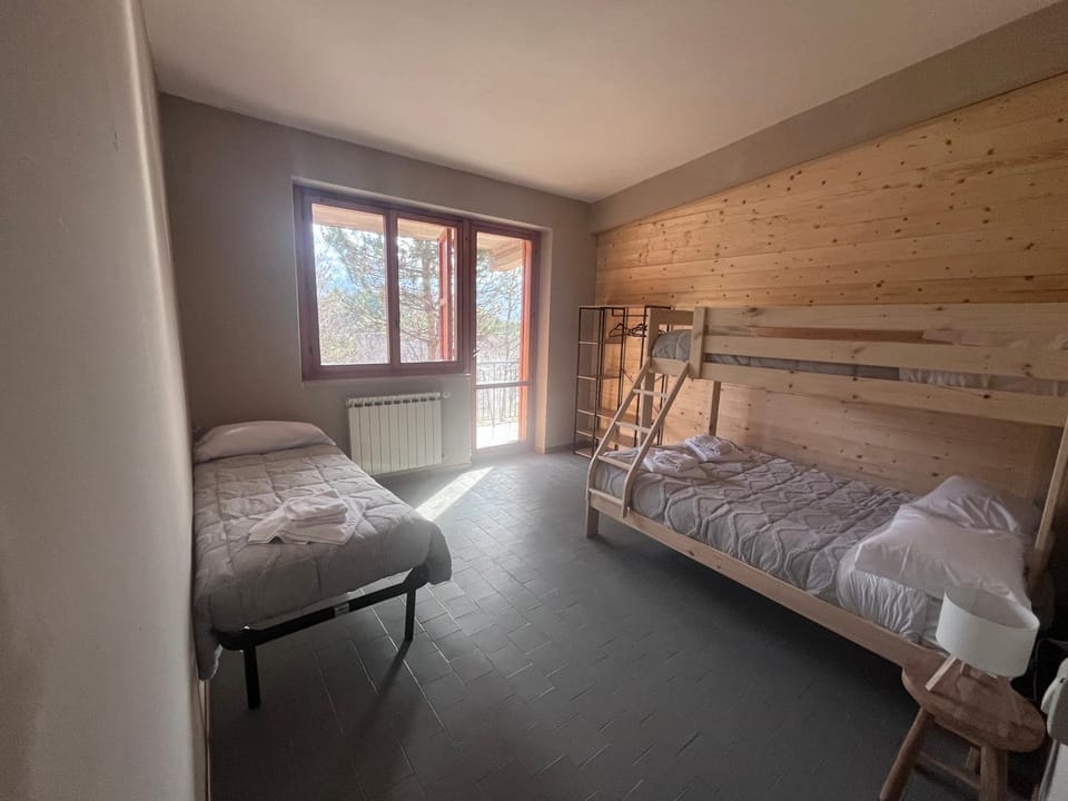 Bed, Photo of the whole room, Bedroom, bunk bed