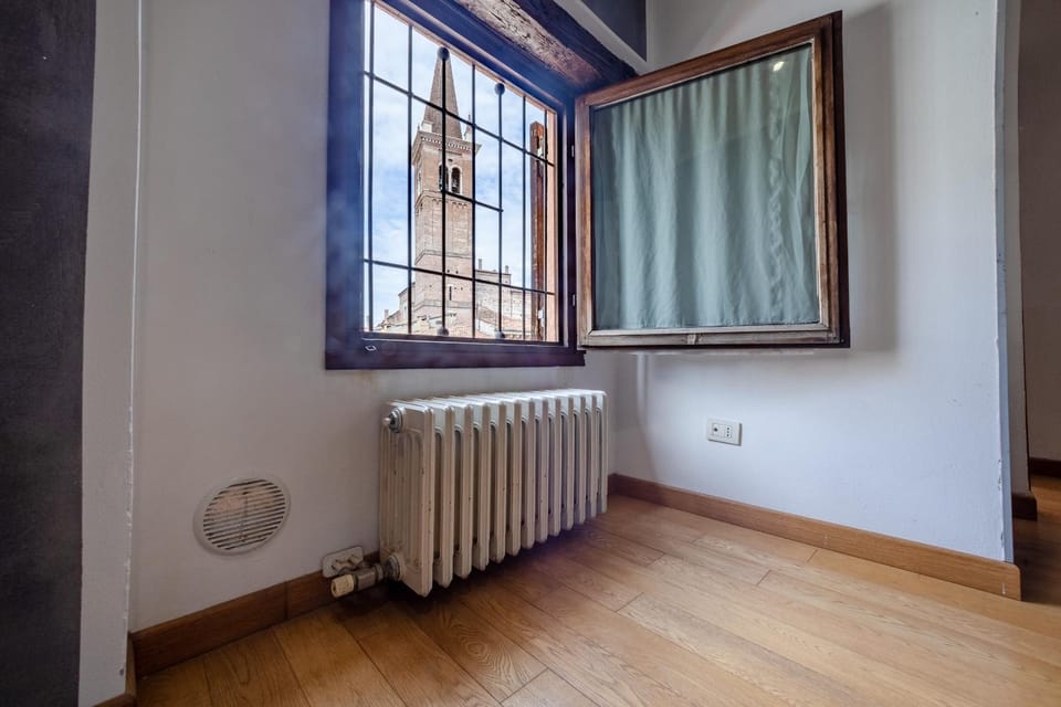 View (from property/room), View (from property/room), Living room, Seating area, City view, City view, Landmark view, Landmark view, heating, heating, internet