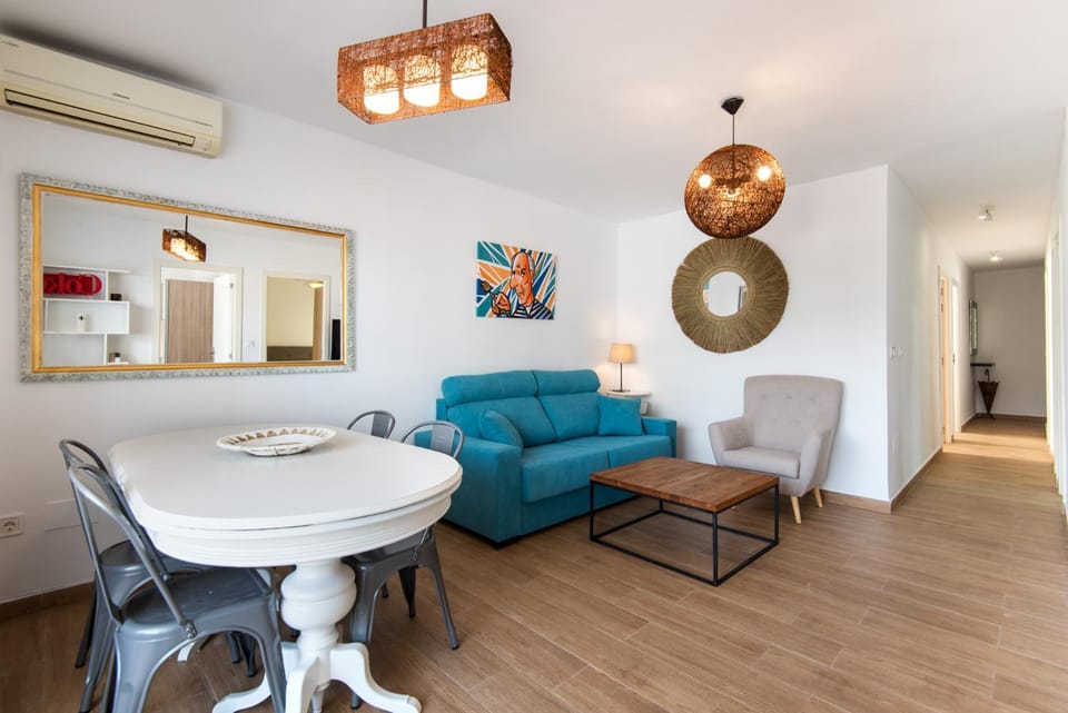 Living room, Dining area, air conditioner