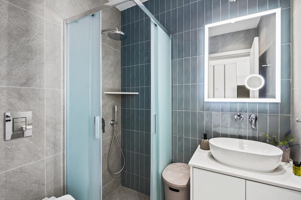 Shower, Bathroom