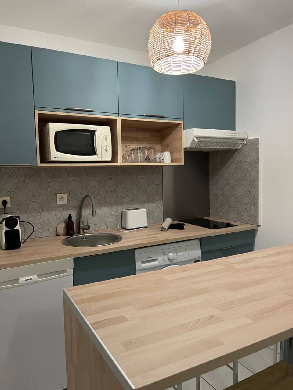 Kitchen or kitchenette