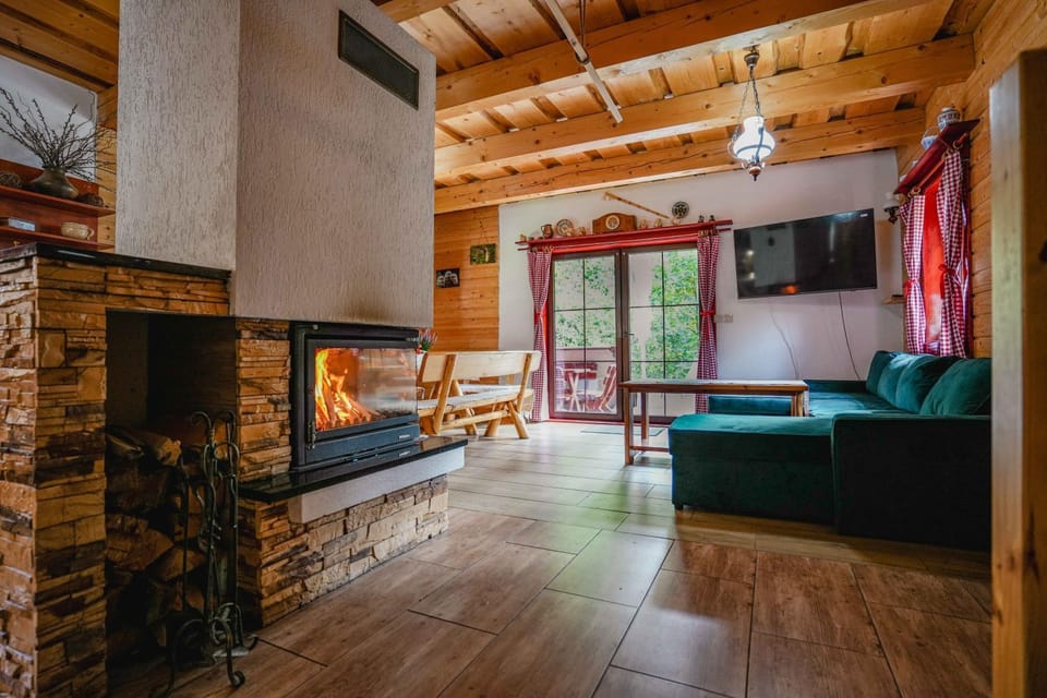 TV and multimedia, Living room, fireplace