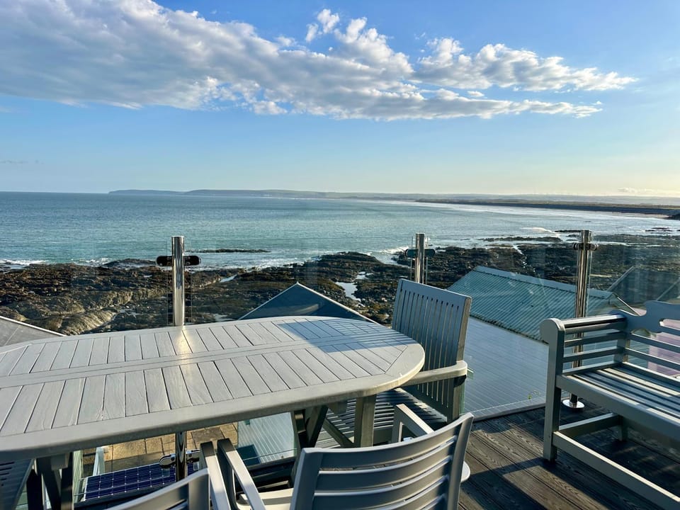 Coastal Retreat in Westward Ho! - 2 Bedrooms, Sea Views & Terrace House in Westward Ho