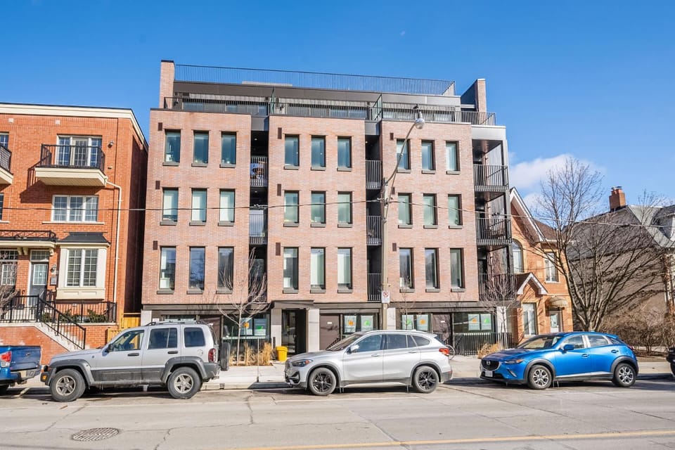 Corktown Comfort Basement Suite Downtown Stay Hotel in Toronto