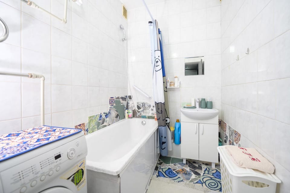 Bathroom, Bath, washing machine