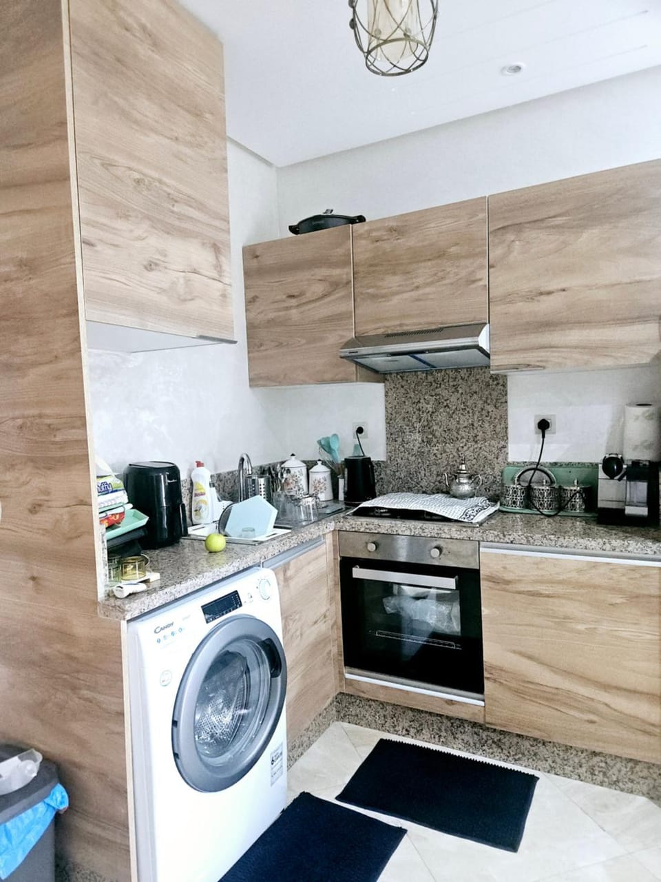Coffee/tea facilities, oven, stove, toaster, washing machine