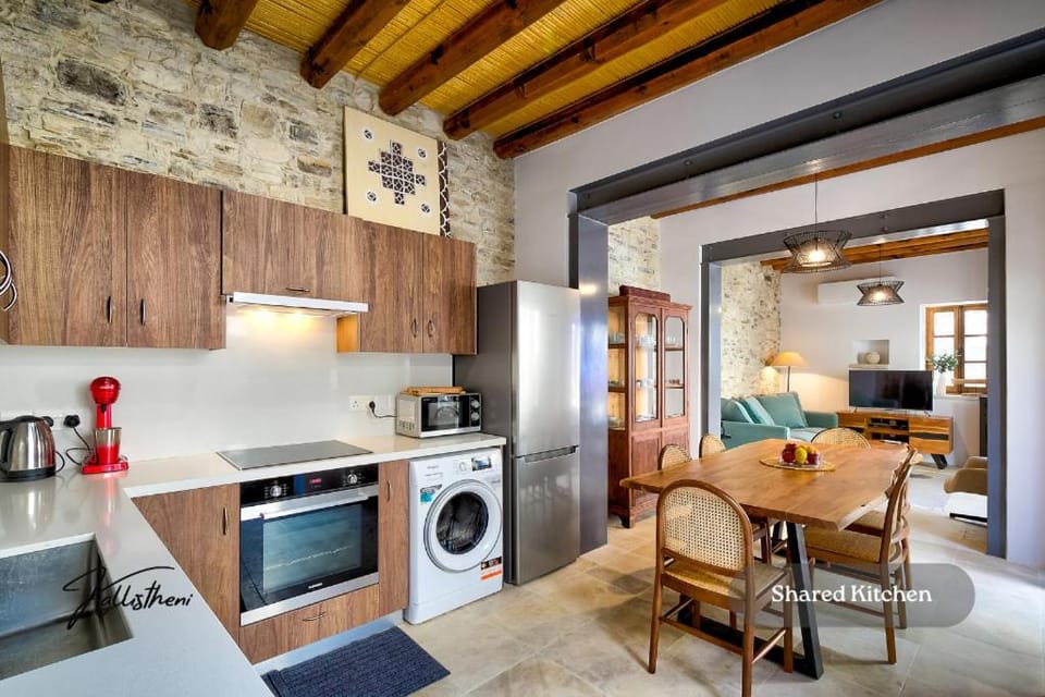 Communal kitchen, kitchen