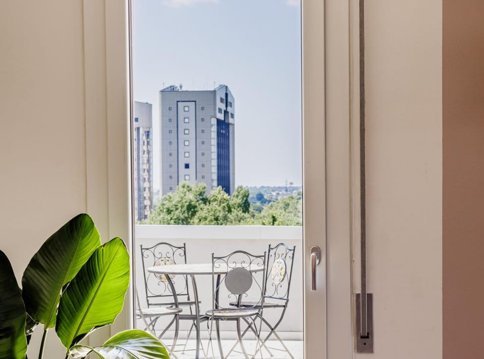Property building, View (from property/room), Balcony/Terrace, City view