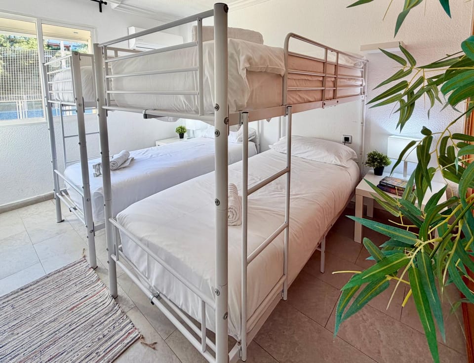 Calm Coastal Boutique Apartment for 12 by TuriVida Apartment in Malaga