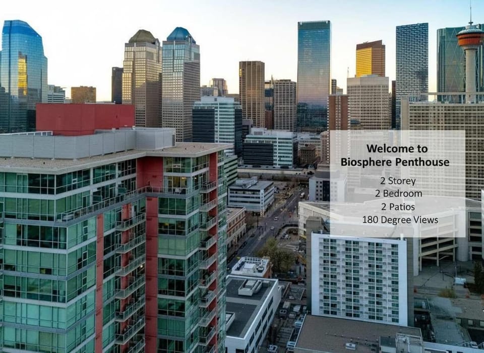 2 Storey Penthouse Panoramic Views Parking Stampede Apartment in Calgary