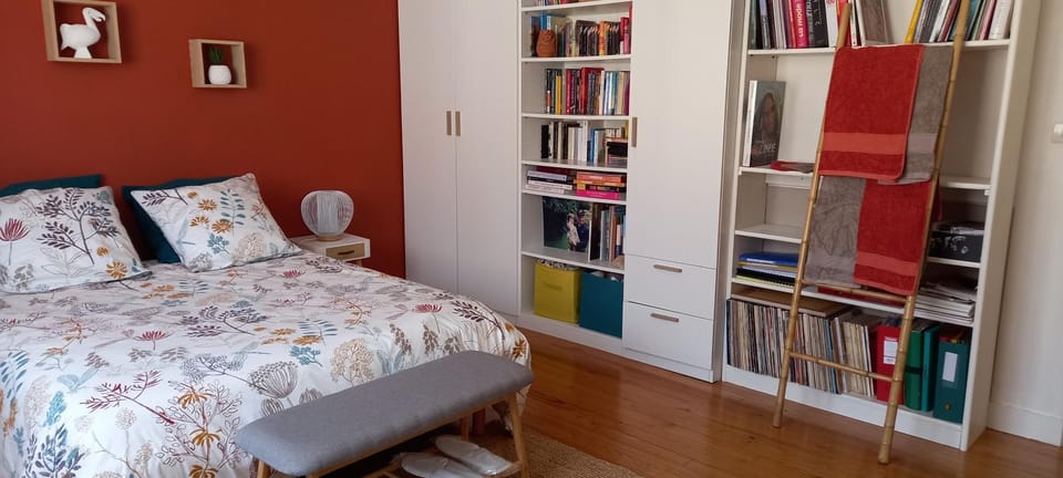 Charmante chambre chez l'habitant pour 2 personnes- parking couvert Vacation rental in Le Mans