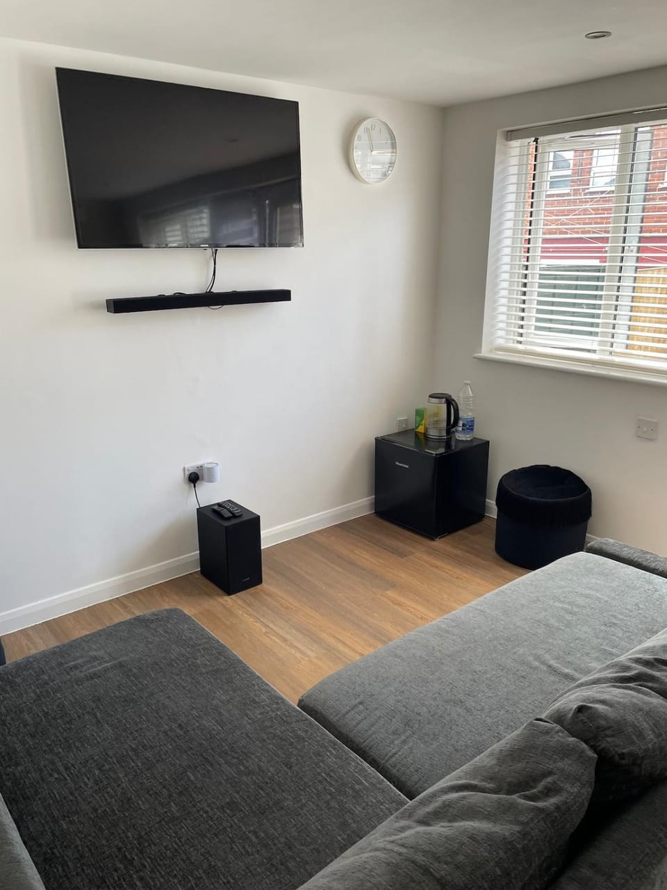 Cozy 1 bedroom, Private Entrance! Apartment in Gravesend