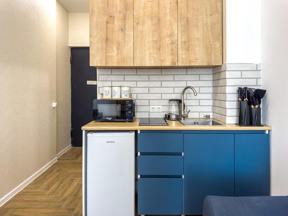 Coffee/tea facilities, Kitchen or kitchenette, minibar, stove