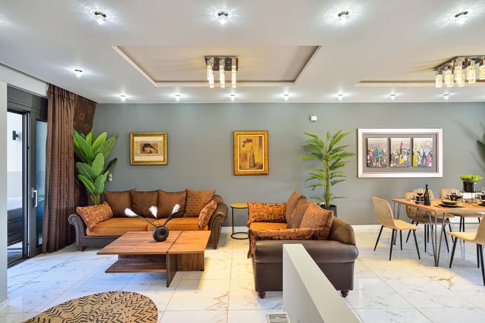 Living room, Seating area