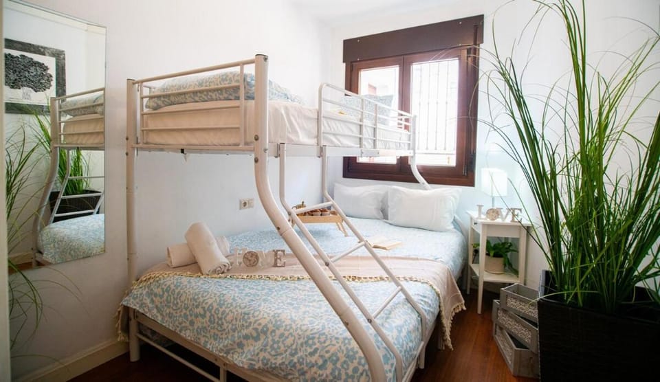 Boutique Apartment Tranquil Beach Walk Retreat by TuriVida Apartment in Malaga