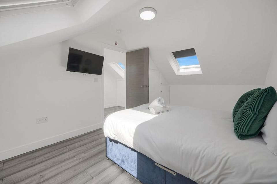 Bed, TV and multimedia