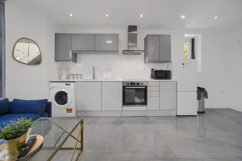 Kitchen or kitchenette, washing machine