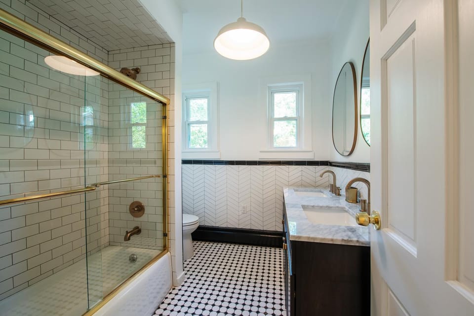 Outlier Inn Cottage on Farm Upstate Catskills Apartment in Hudson Valley