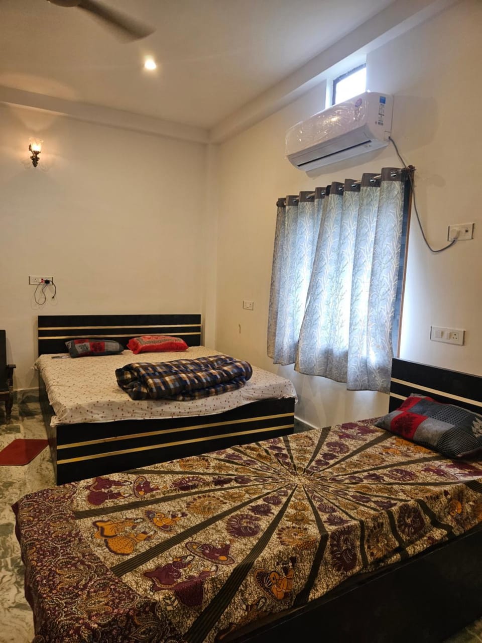 Bed, Bedroom, air conditioner