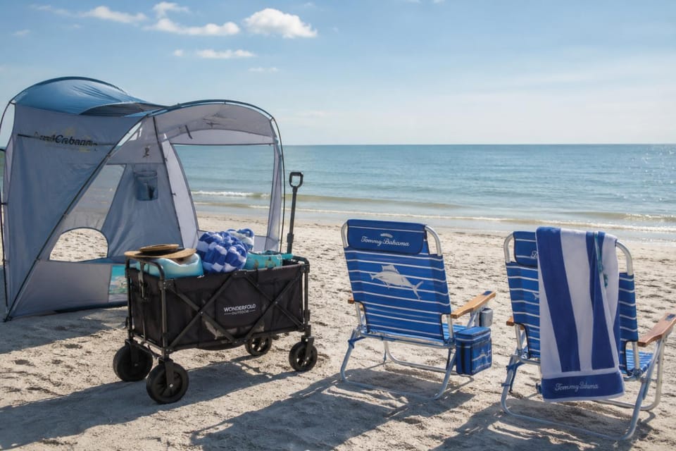 Beachfront End Unit 302 2 Bikes beach gear House in Sanibel Island