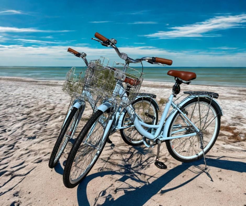 332 Steps to the beach 3 Bikes & CoolCabana House in Sanibel Island