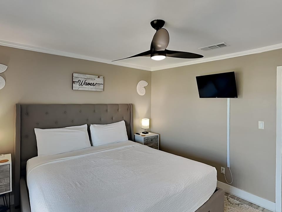 Coconuts Beach House House in Pensacola Beach