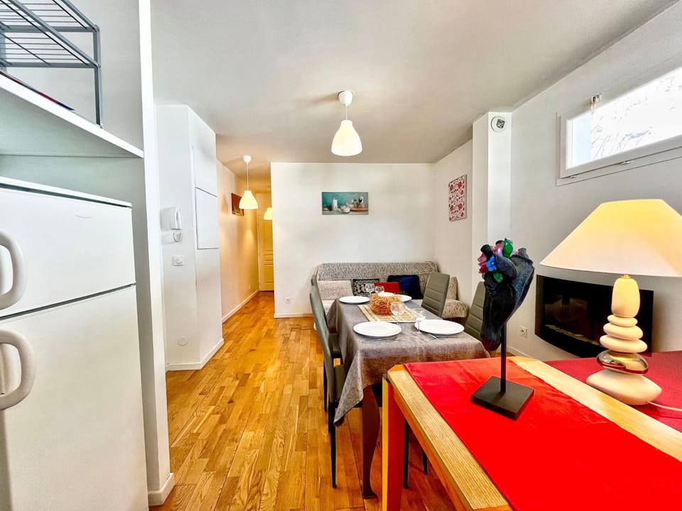 Property building, Living room