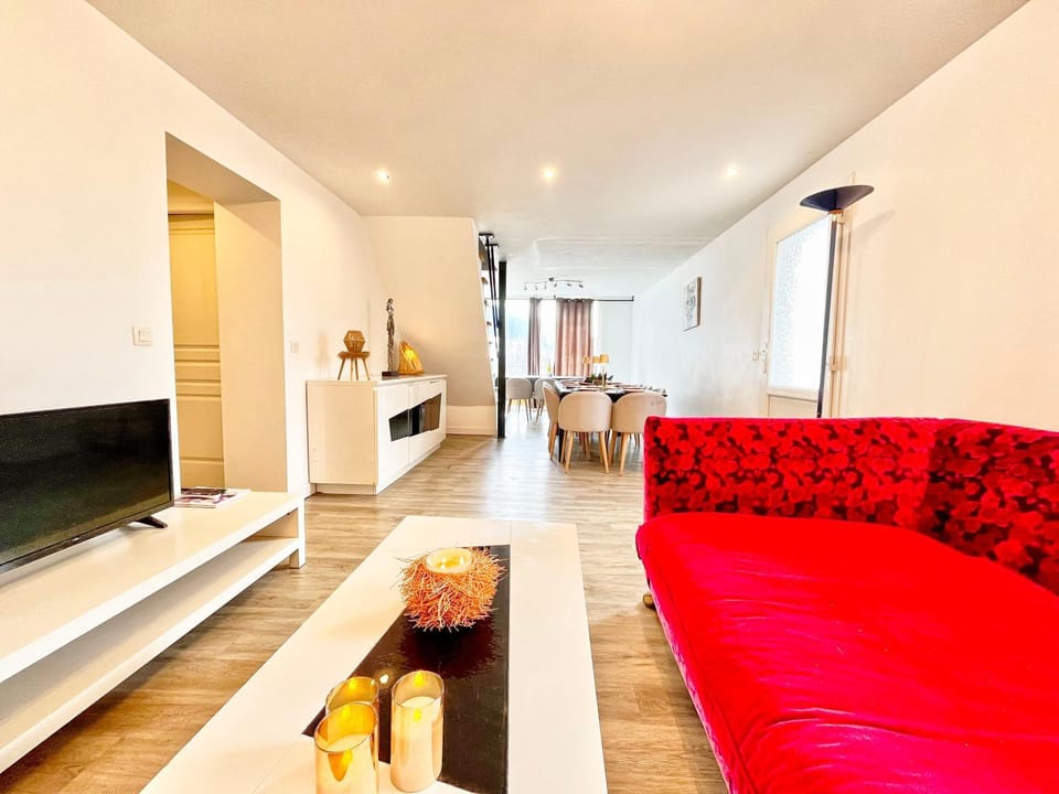 Property building, Living room