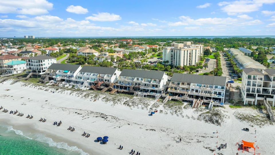 Green Reef #6- Beachfront Bliss House in Destin