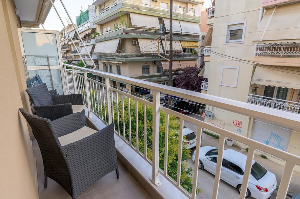 Day, Balcony/Terrace, Location