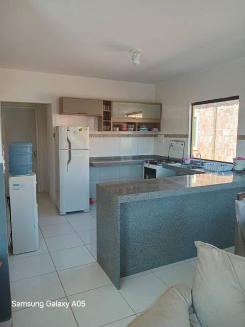 Kitchen or kitchenette, pet friendly, stove