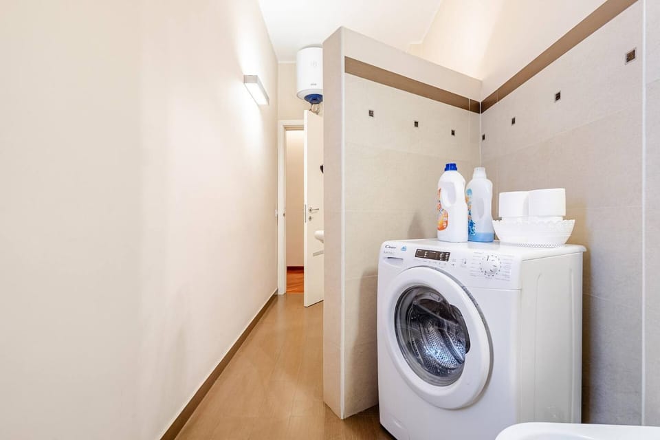 Bathroom, washing machine
