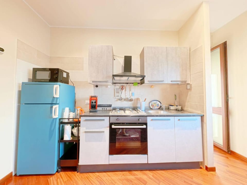 Coffee/tea facilities, Kitchen or kitchenette, Lounge or bar, heating, minibar, oven, stove, toaster, air conditioner