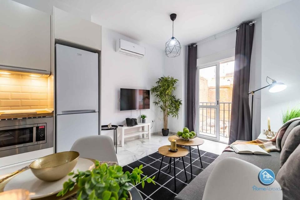 Premium Apartment Terrace Retreat by TuriVida Apartment in Malaga