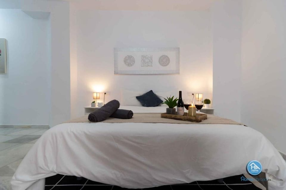 Premium Apartment Terrace Retreat by TuriVida Apartment in Malaga