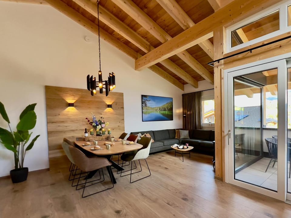 Living room, Dining area