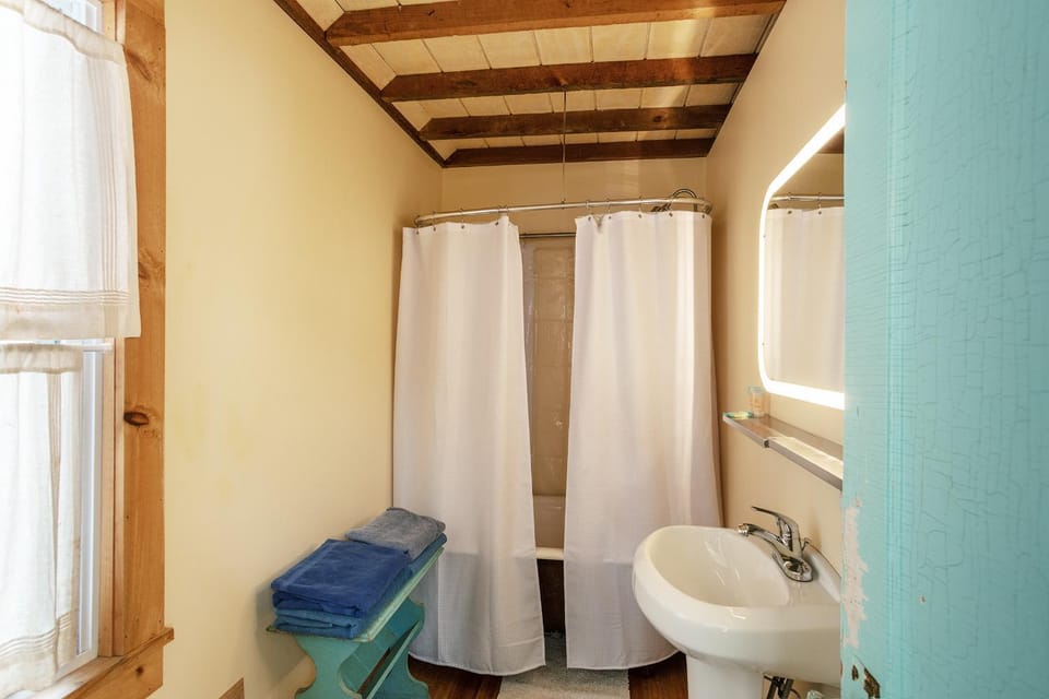 Outlier Inn Bungalow on Farm Upstate Catskills Apartment in Hudson Valley