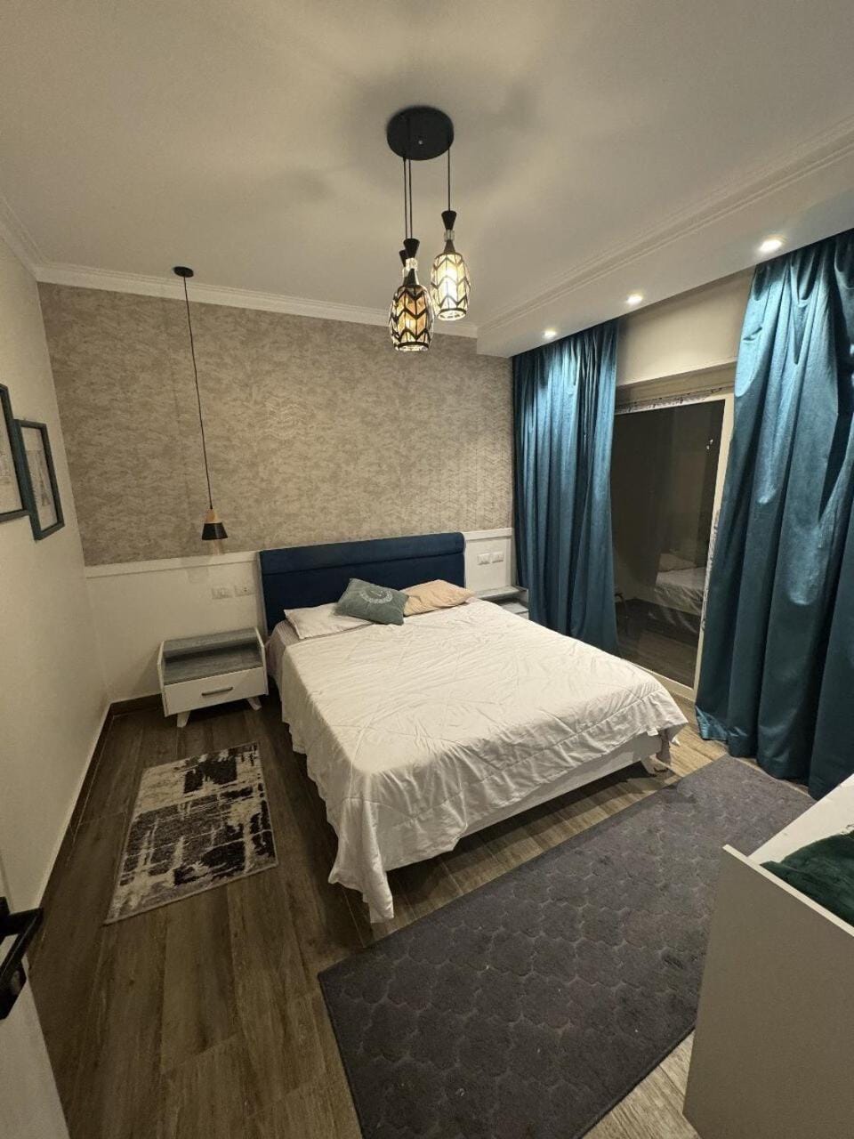 4 beds apt in Stone Residence compound Apartment in New Cairo City