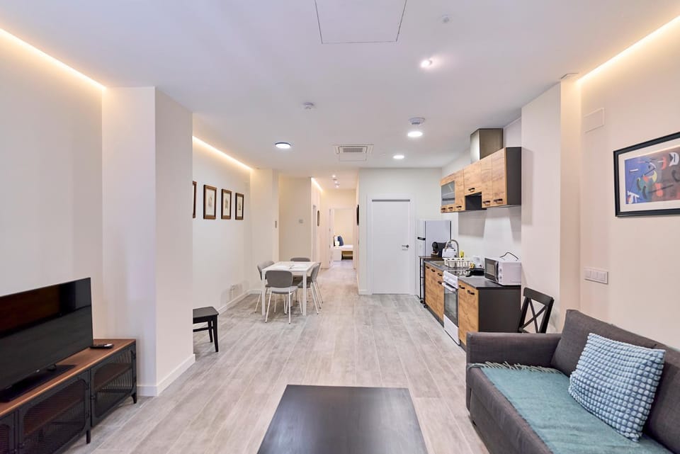 TV and multimedia, Kitchen or kitchenette, Seating area
