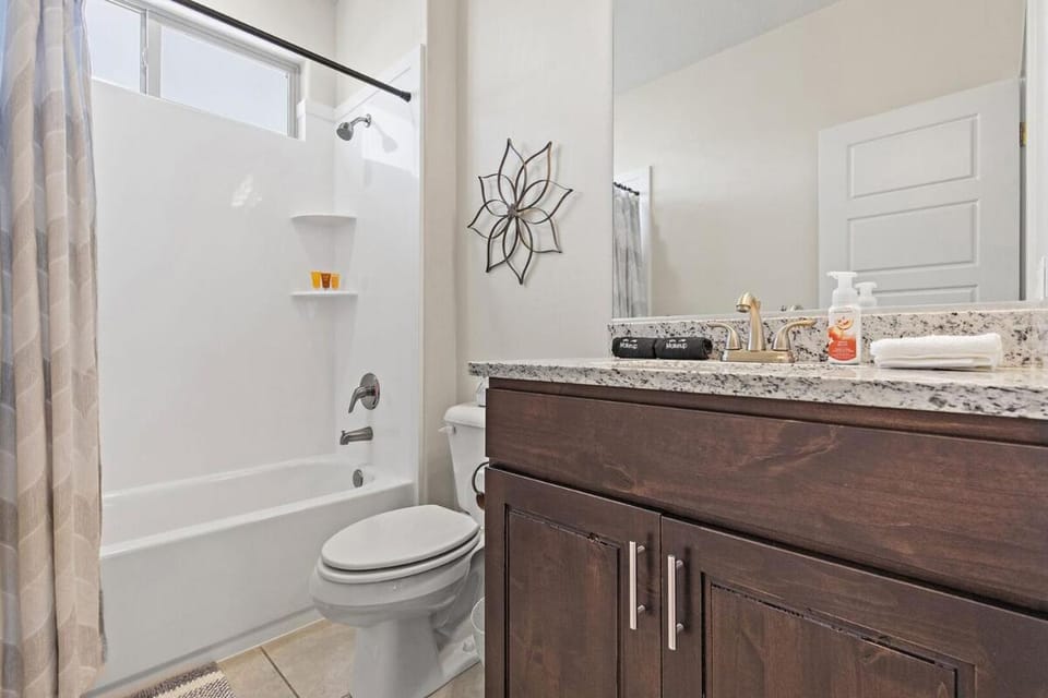Above Parr - Pet Friendly New Listing House in Washington