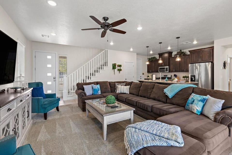 Above Parr - Pet Friendly New Listing House in Washington