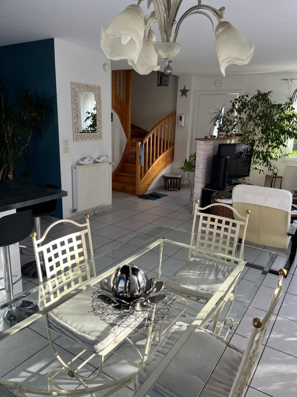 Villa entière calme le jasmin 2 grandes chambres Villa in Auvergne-Rhône-Alpes