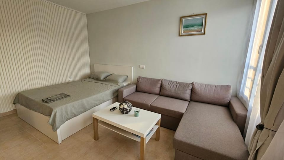 Bed, Living room, Bedroom