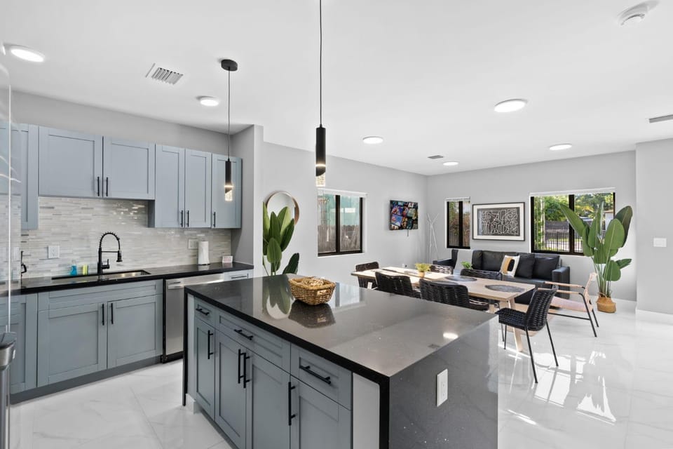 Stylish Townhouse Steps from Wynwood Apartment in Miami