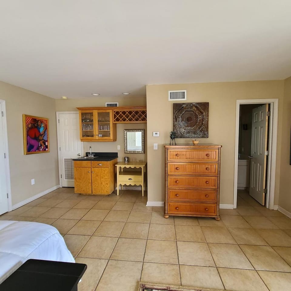 Sleeps 12, boat slip, pool, beach access House in Orange Beach
