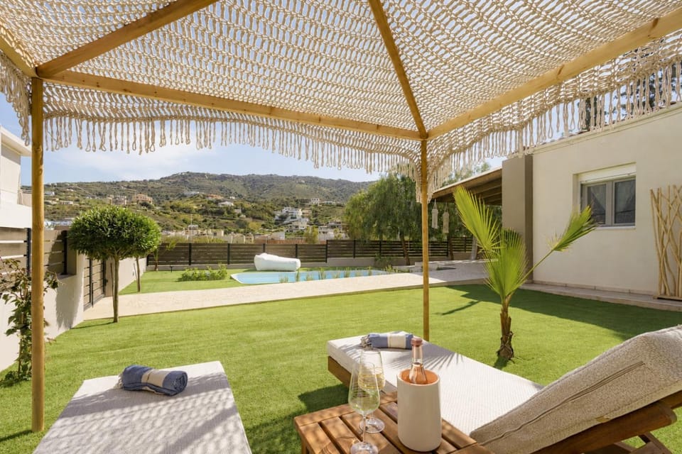 Seaside Breeze Villa - Beachfront, Private Pool, BBQ House in Crete Region