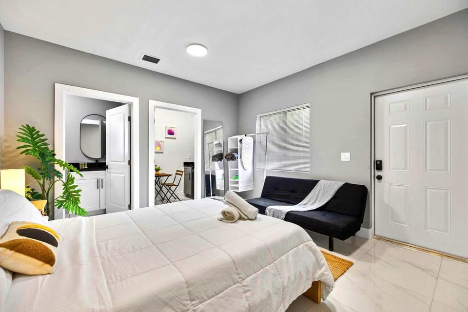 Modern Studio Near Wynwood & Design District Apartment in Miami