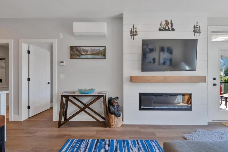 Living room, air conditioner
