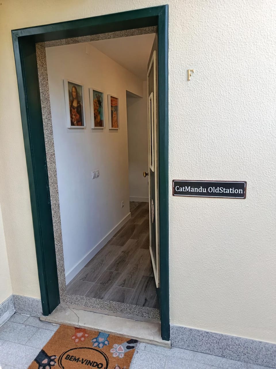 CatMandu Oldstation Apartment in Porto District