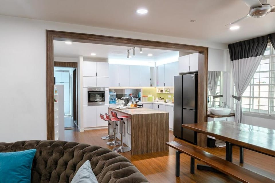 Unique Comfy Loft - Spacious 5BR Apartment in Kota Kinabalu